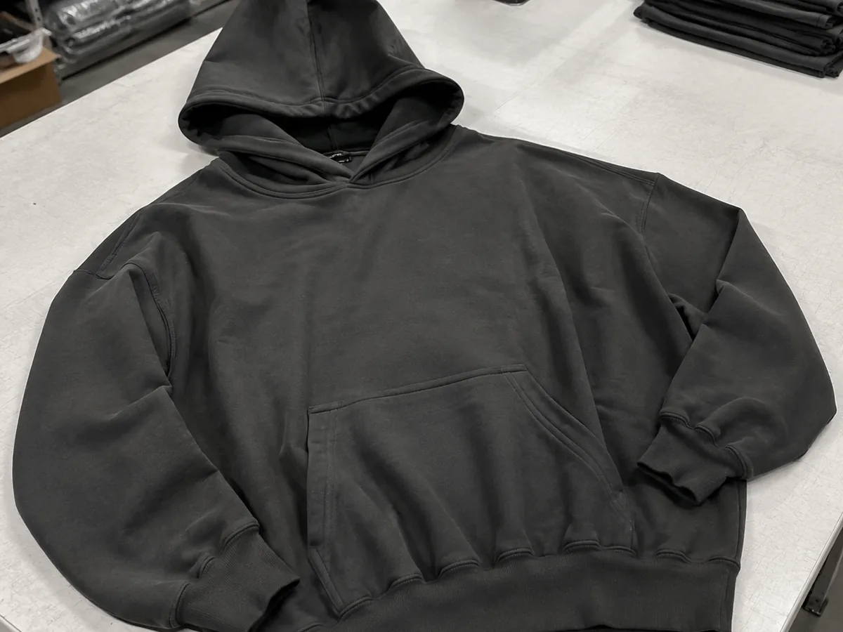 Production insight cover: Production Handoff Checklist After Streetwear Sample Approval